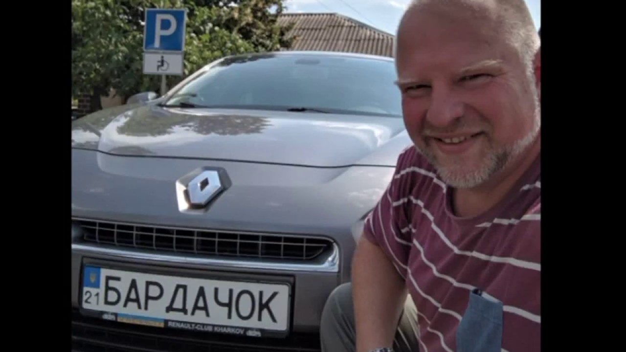 Дребезжит бардачок веста