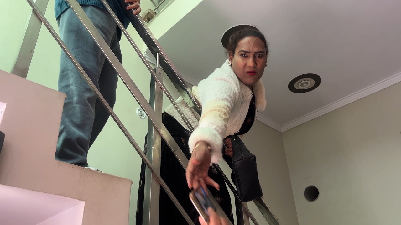 YE GHAR ME KON AGYE (LIFESTYLE OF A WANNA BE RAPPER)