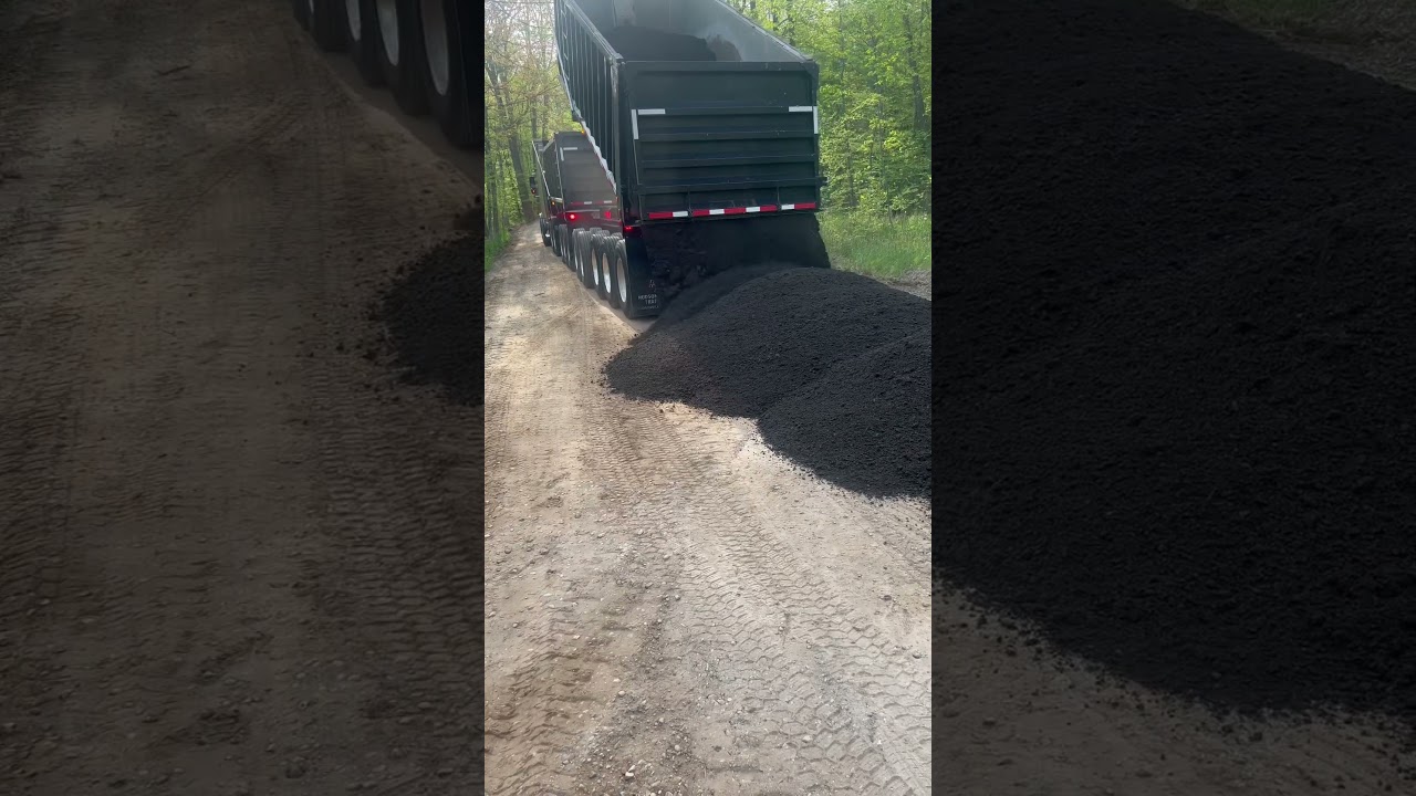 Brand New Gravel Train Dump Truck Dumping Big Loads 