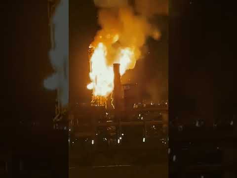 الكويت إخماد حريق بوحدة رقم 35 في مصفاة ميناء الأحمدي دون وقوع إصابات و الإنتاج لم يتأثر