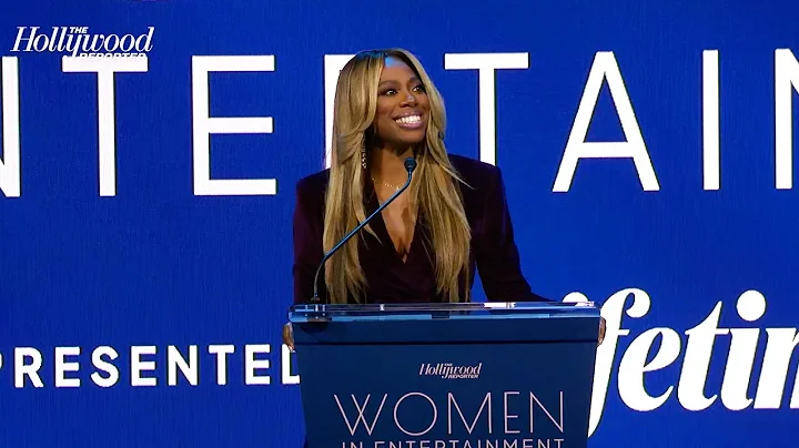 Yvonne Orji Presents Issa Rae With Equity In Entertainment Award | Women In Entertainment 2022