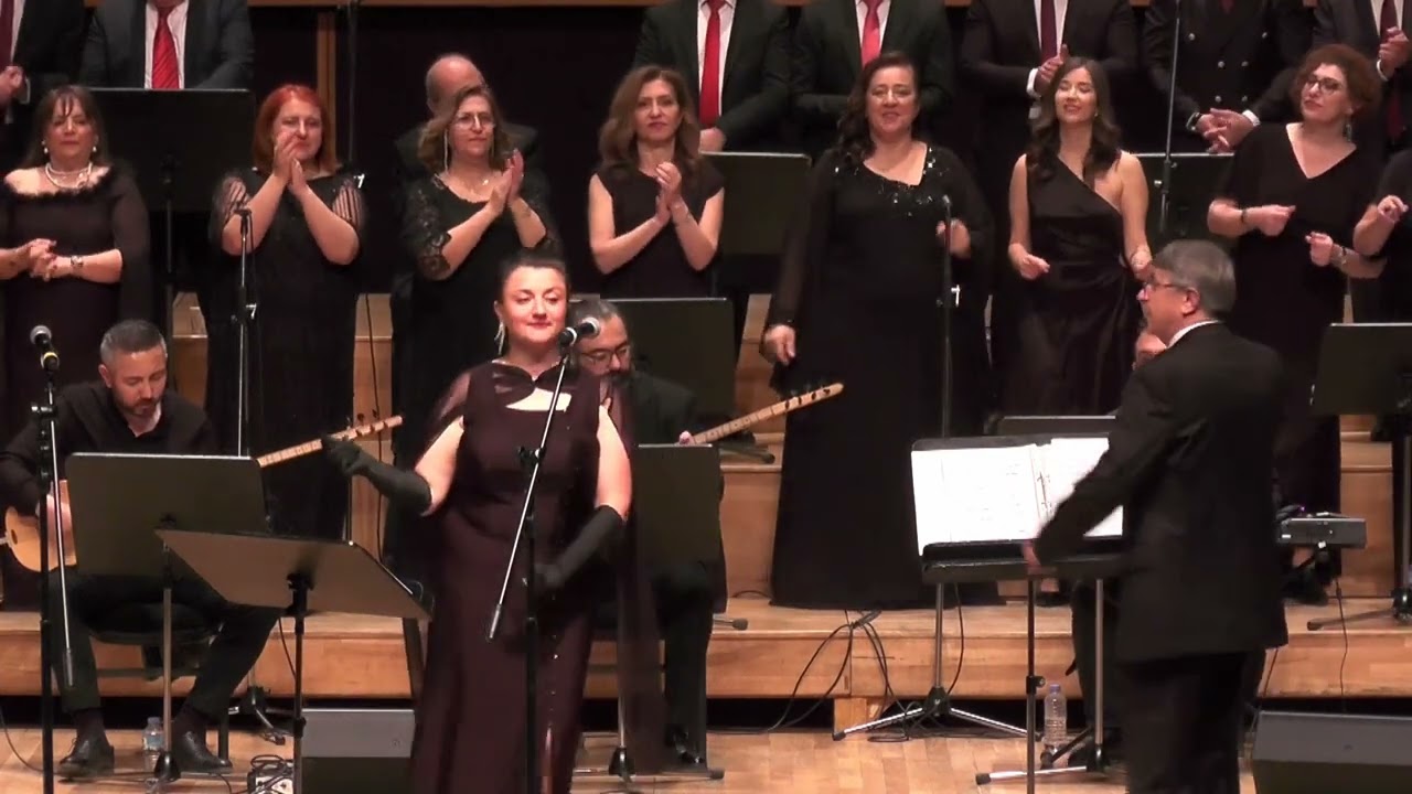 ESRA ŞEKER     SEN GÜLERSEN GÜL AÇILIR YAZ OLUR