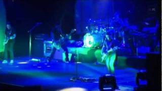 12 - Avril Lavigne - Losing Grip - Live in Milano, Italy 11-09-2011 HD www.avril-media.com