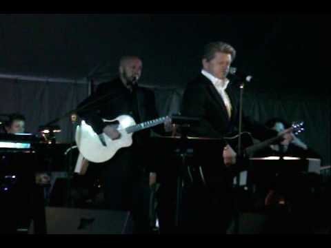 Peter Cetera Performs "Restless Heart"