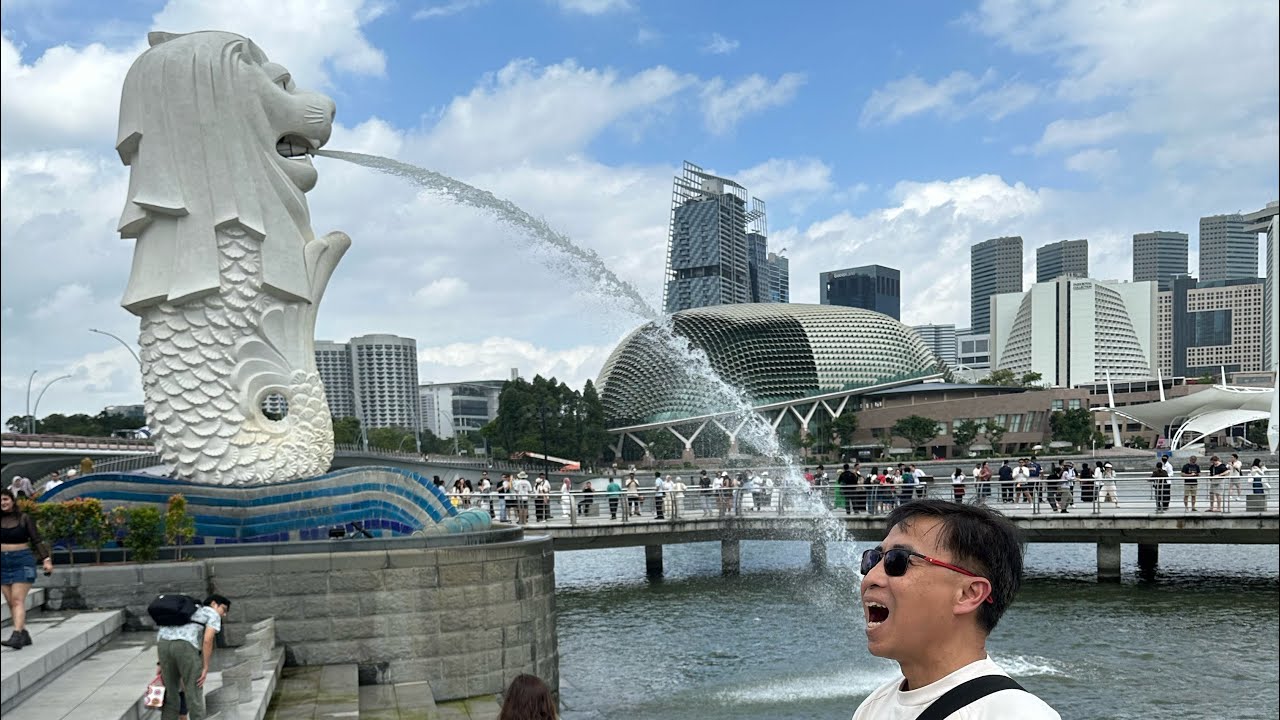 Singapore airport and checking in at hostel in little India