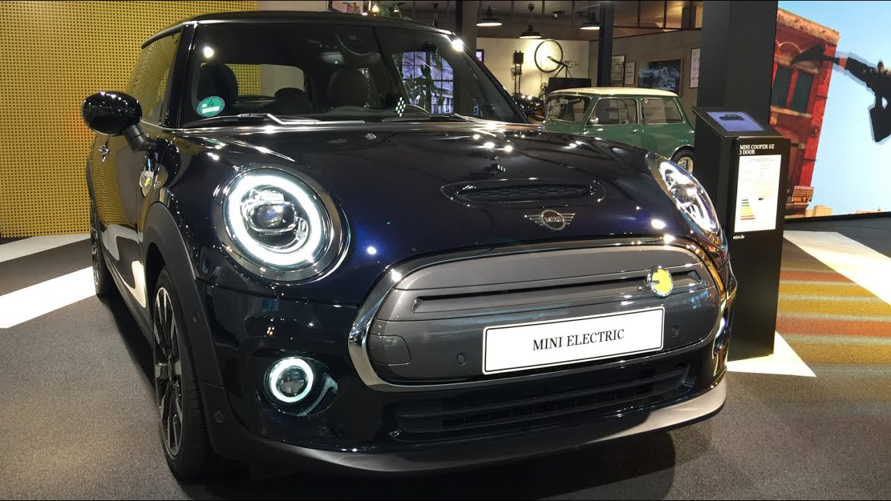 Mini Cooper SE in Enigmatic Black Metallic - YouTube