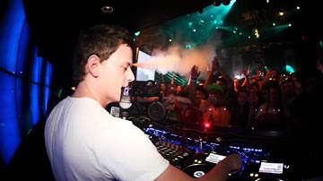 Republic Ft. Fedde Le Grand at Axis Radius