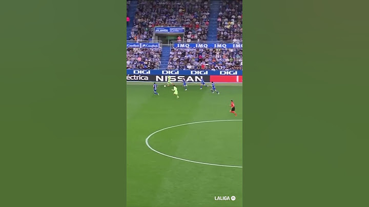 Liga : grâce à un triplé de Lewandowski, le Barça cogne Alavés#laliga #ytshorts