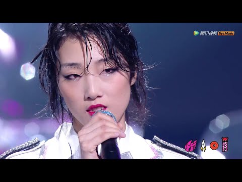 火箭少女的肩膀都留给了彼此呀 感人 | 火箭少女告别典礼