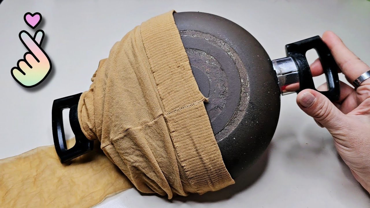 A Great Cute Idea Made With Old Pan And Women's Socks! ♻️🥰