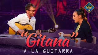 Video thumbnail of "India Martínez nos canta un trocito de 'Gitana' a la guitarra - El Hormiguero"