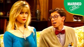 Kelly Dates A Nerd | Married With Children