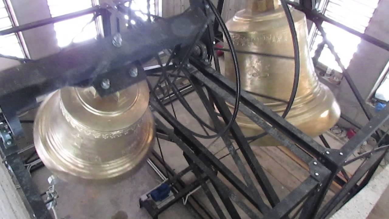 Postavljanje novih zvona na zvoniku Crkve sv. Petra i Pavla u Mostaru