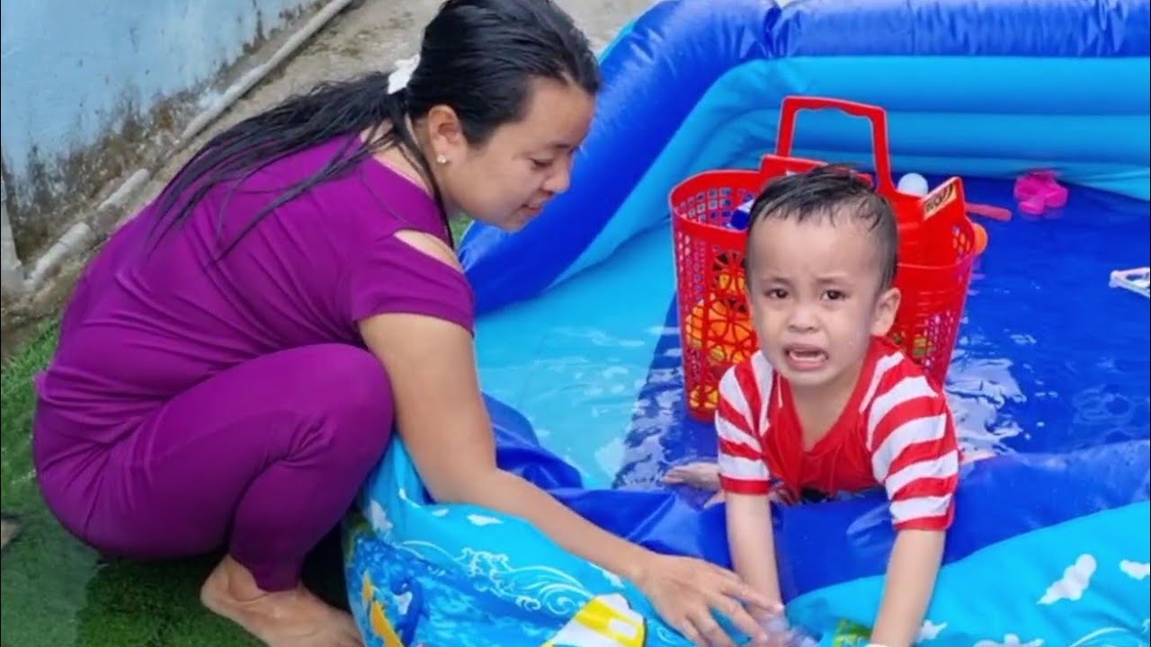 Chuột Hư Vá Rồi Đòi Tắm Hồ Bơi Vài Khóc Nằm Dạ Không Cho Mẹ Dẹp #ngocdieuvlog #chuottamhoboi