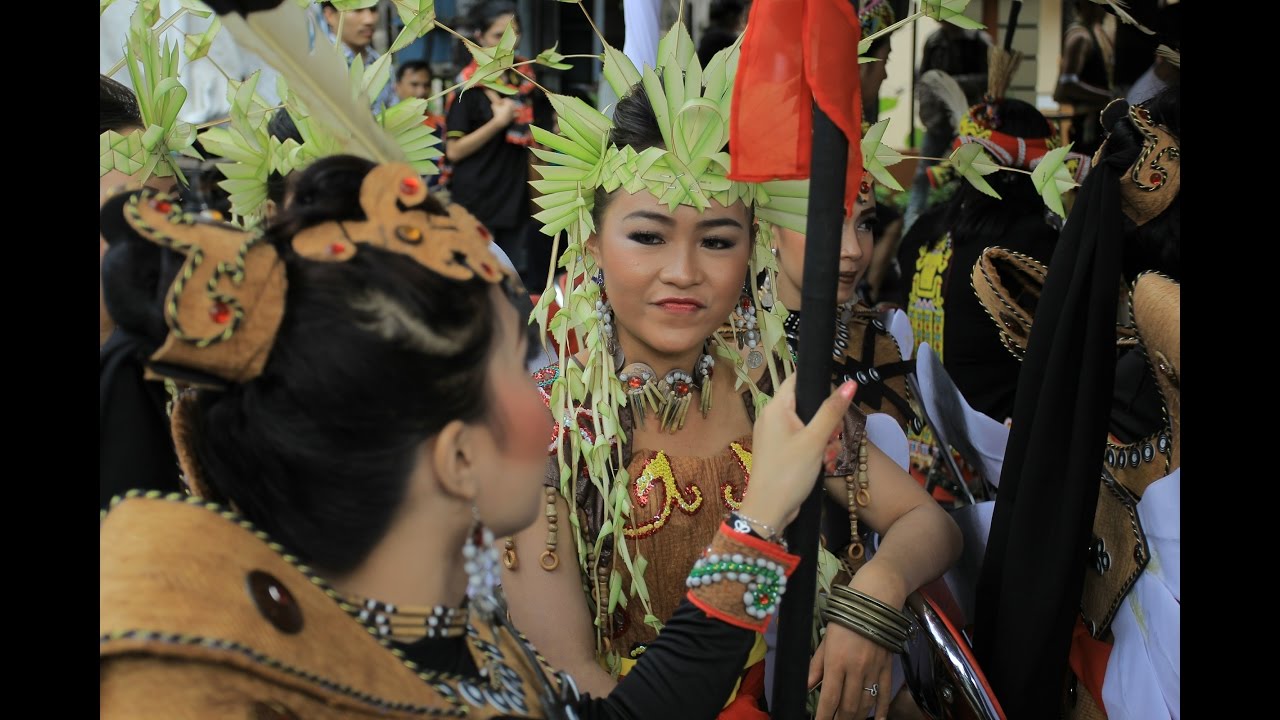 karnaval Pekan budaya dayak 2016 Riak Renteng tingang palangkaraya ...