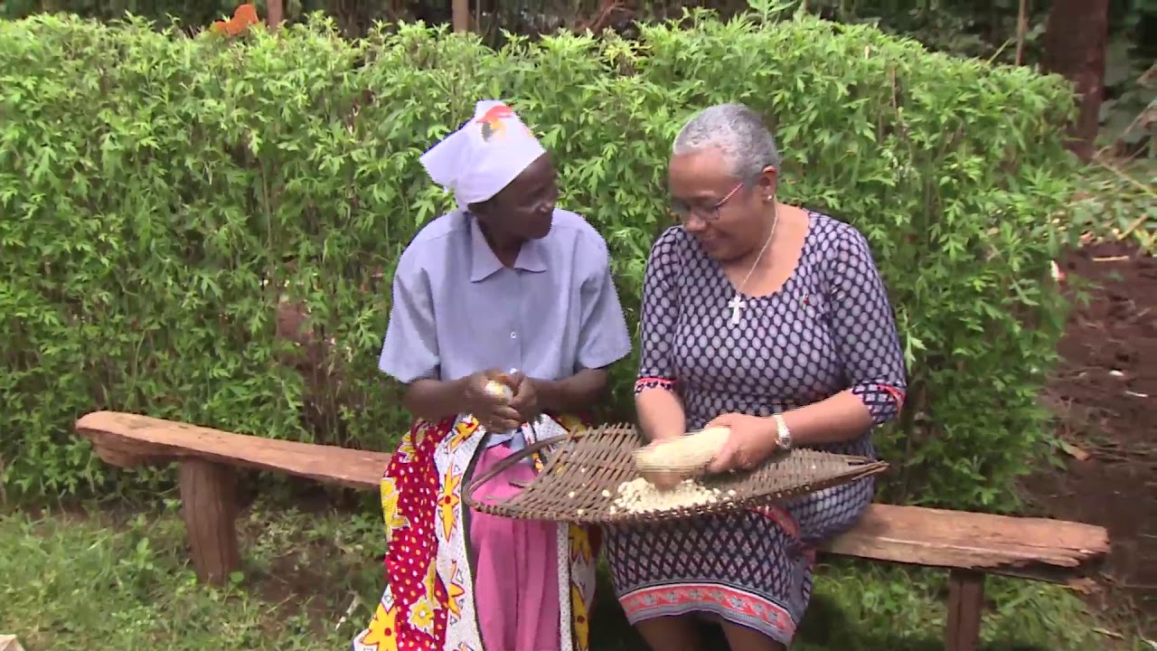FIRST LADY MARGARET KENYATTA IN KAPENGUARIA