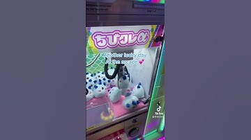 Cute keychains 🥰 #arcade #clawmachine #round1 #kawaii #sanrio #hellokitty