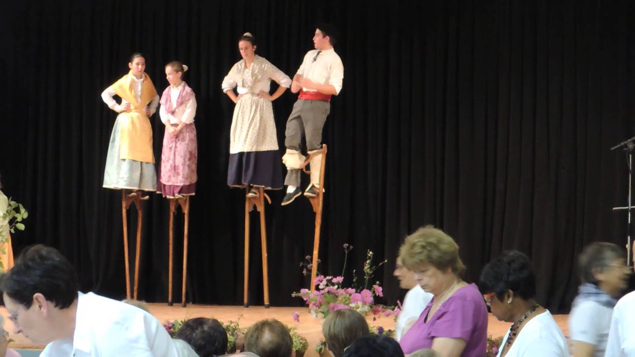 Comment on descend des échasses