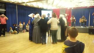 French-Bretton traditional dances with “Ar Skewell the Celtic Circle” d