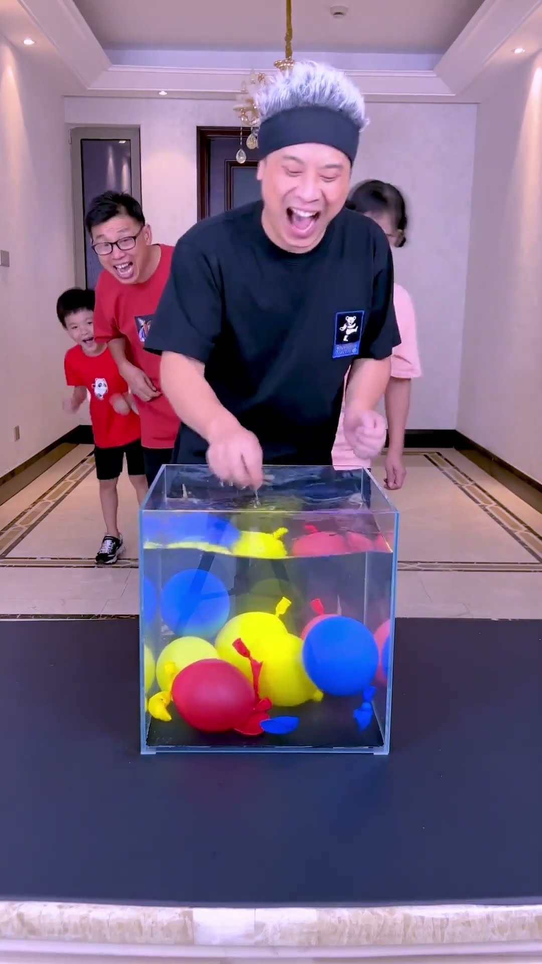 Challenge To Stick A Balloon In The Water, The Punishment For Failure Is Terrible#Christmas #Funny