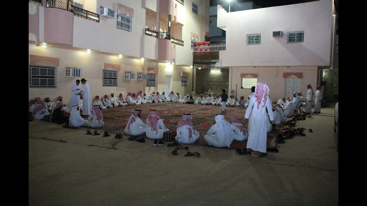 عشاء تمايم لعائلة آل سعد في جلسة سمر مع صالح بن حنون في حوالة