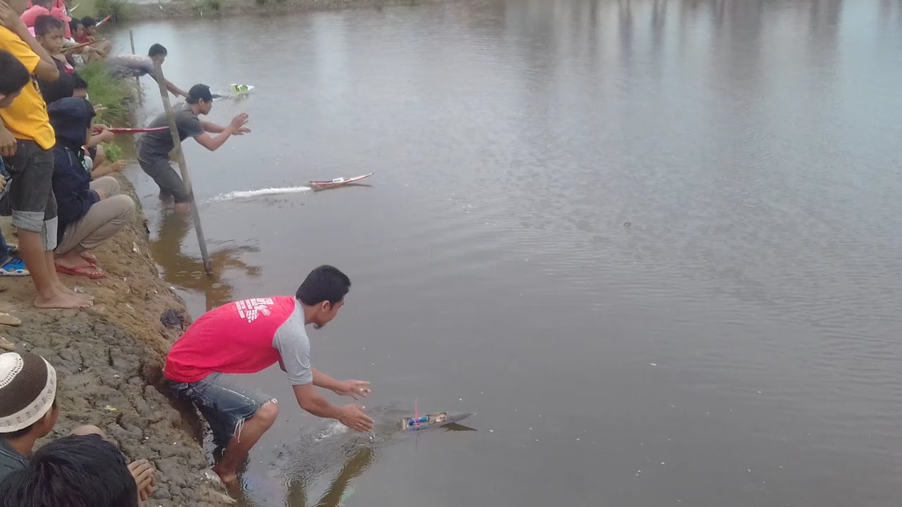 Lomba perahu balap persi mini   Hoby