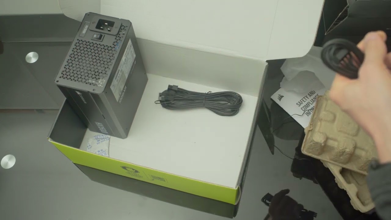 Corsair HX1500 unpacking and one of 12V-2x6 is damaged