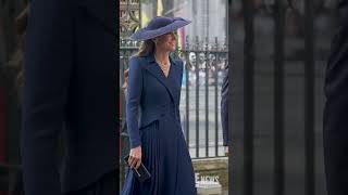 #KateMiddleton & #PrinceWilliam arrive to the Commonwealth Day Service
