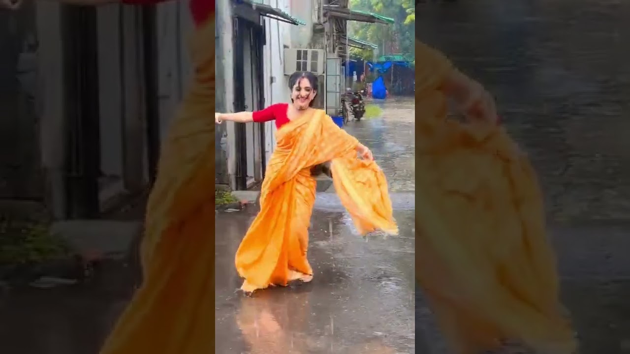 Brishte dekhlei Berea pore Vijte Mithai/Soumitrisha/