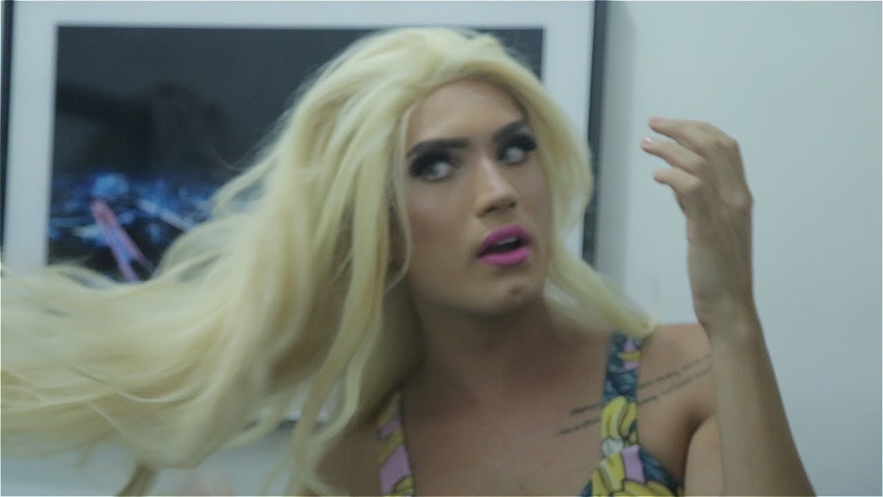 Conheça Aretuza Lovi, a drag queen da brasilidade