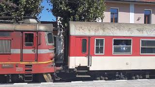 ПВ 40120 и 40123 заминават от жп гара Царева ливада