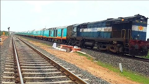 [ 2 In 1 ] 22923 Bandra Jamnagar Humsafar Express Passing Through Surendranagar Station