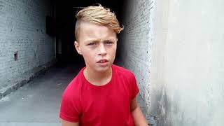 Foot Avec Un Pote Dans Ma Nouvelle Maison