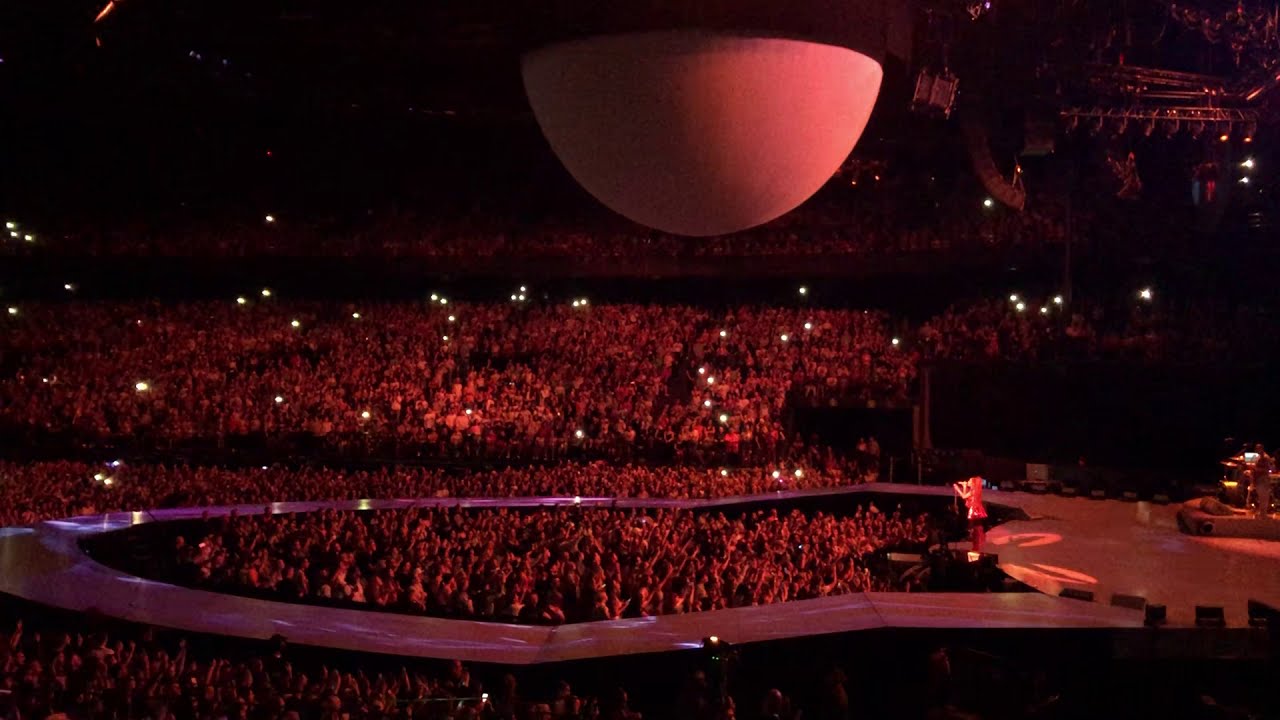 Ariana Grande - Dangerous Woman (Sweetener World Tour Antwerp)