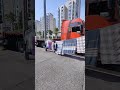 Sunny day, woman washing truck. Sun hurts skin. #WomenDrivingTrucks# Record truck life on Douyin.
