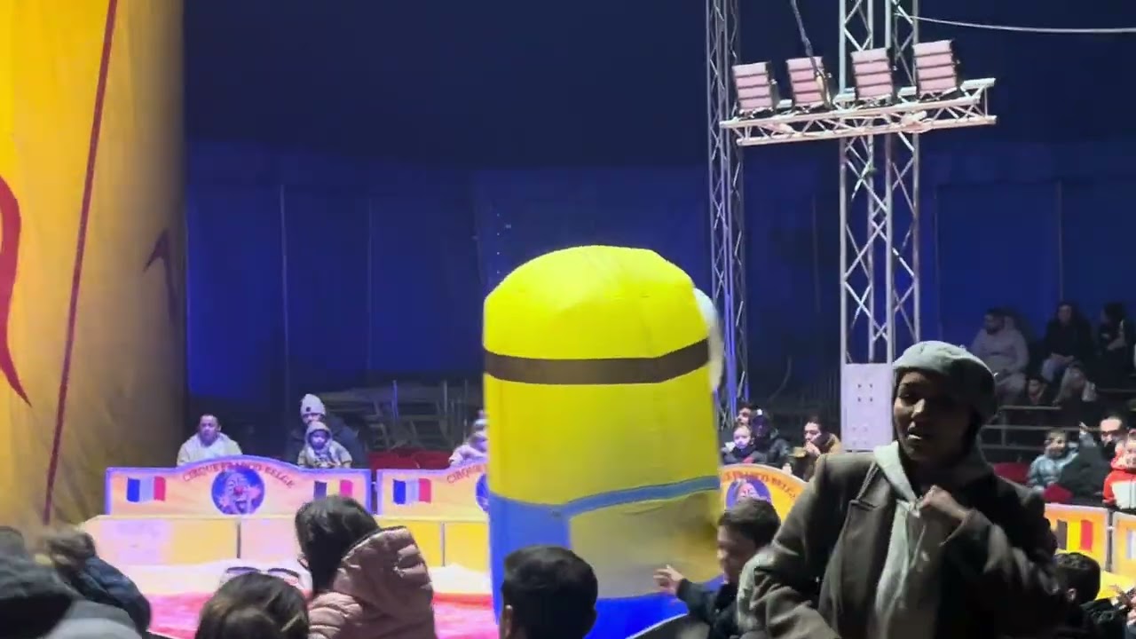 Notre mascotte minion du Cirque Battasi était présent sur la piste du Cirque Franco-belge 