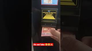 vending machine knows the money if  fake or not 😂😂 #viral #youtubeshorts #asmr #trending #satisfying