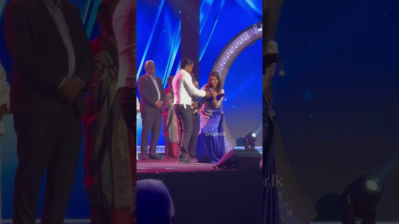 Most Popular Actor in the Year Uddhika Premarathne 