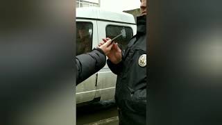 Звоним наверх отпускают Police во всей коррупционной красе