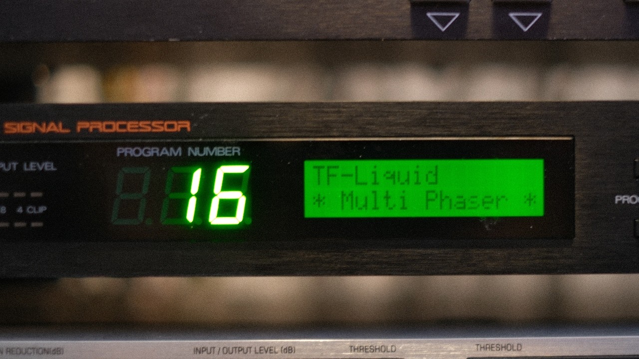 kazakyRoland ローランド　RSP-550デジタルマルチエフェク This Rare 90s FX unit turns anything into surreal ambience