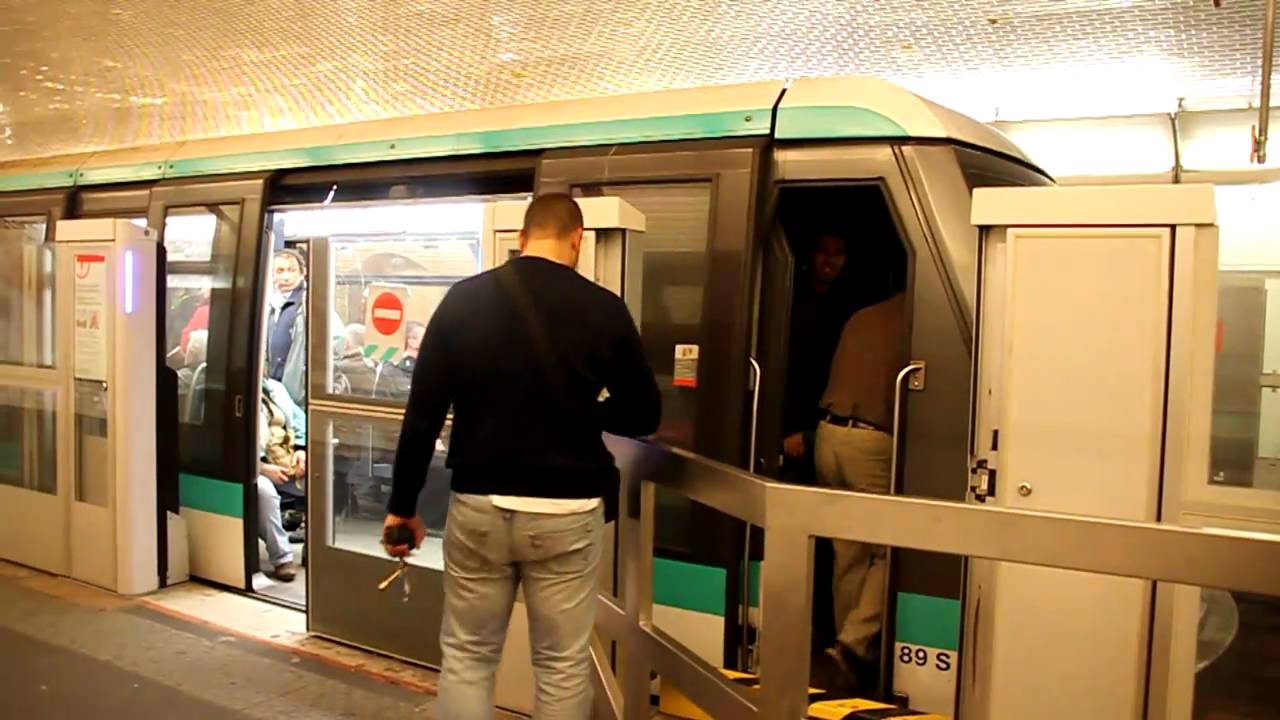 MP89 (with driver and crew change) Ligne 1 à Porte Maillot - YouTube