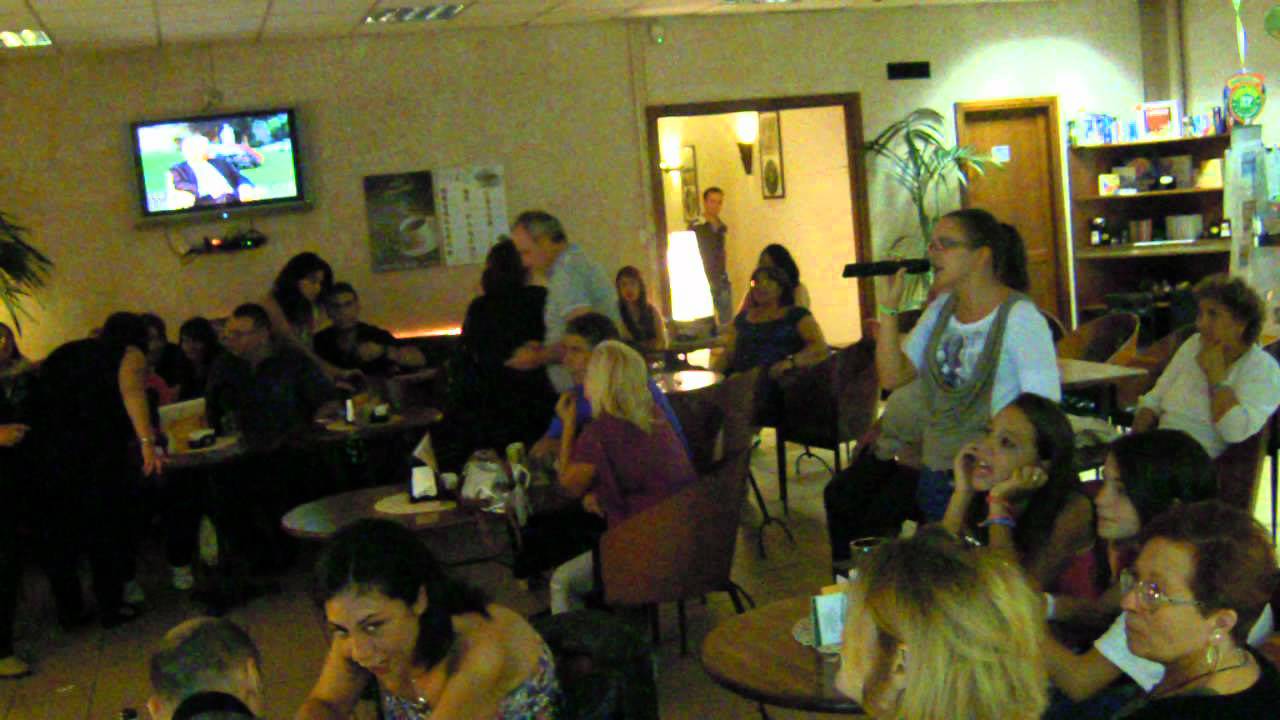 Gli ostacoli del cuore karaoke - YouTube