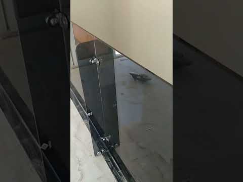 زجاج سكوريت اسود تربزين مع عمود بكوبشة استلى 304 ضدد الصدا