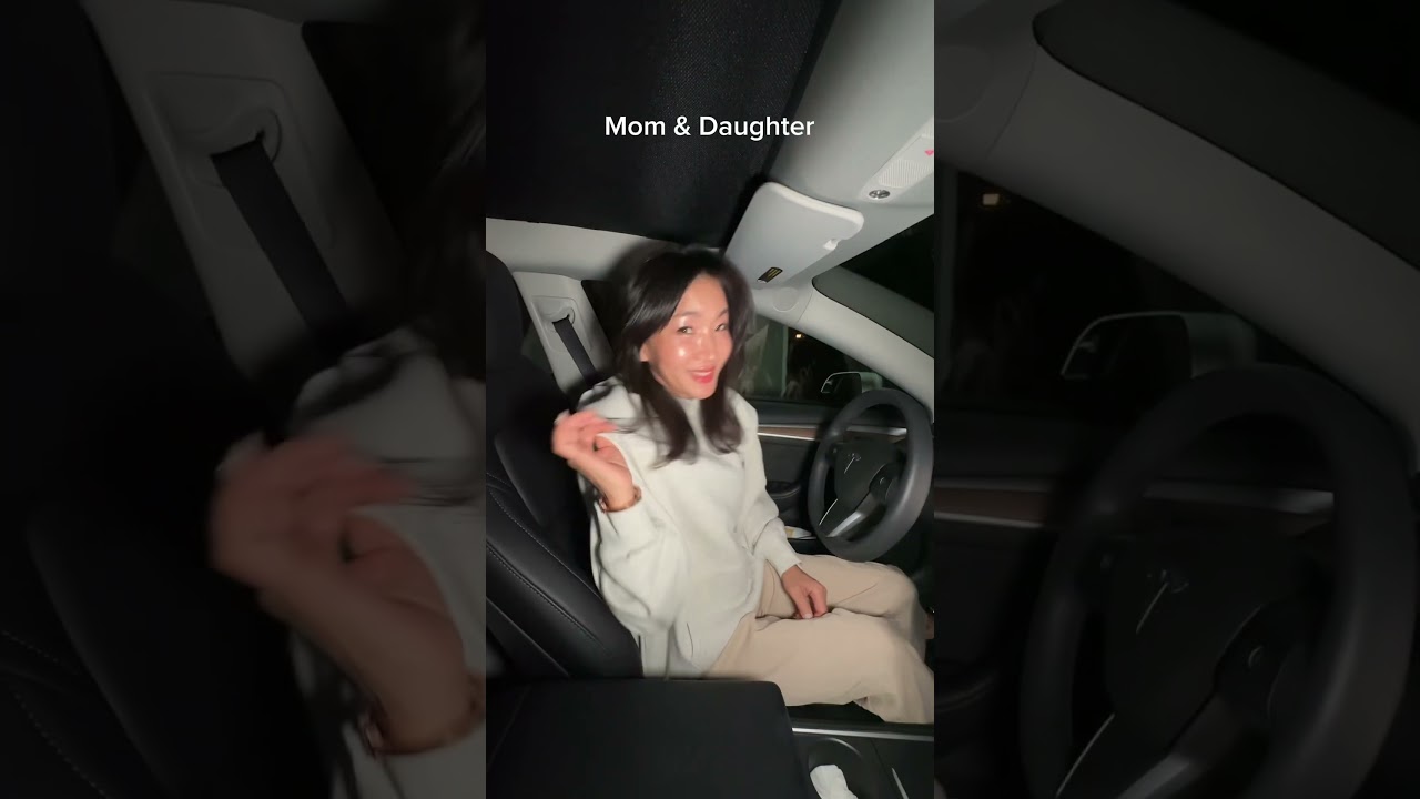 Your fav mom and daughter duo💗