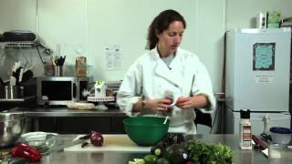 Receta de guacamole con chiles serranos y cebolla morada : Guacamole y aguacate