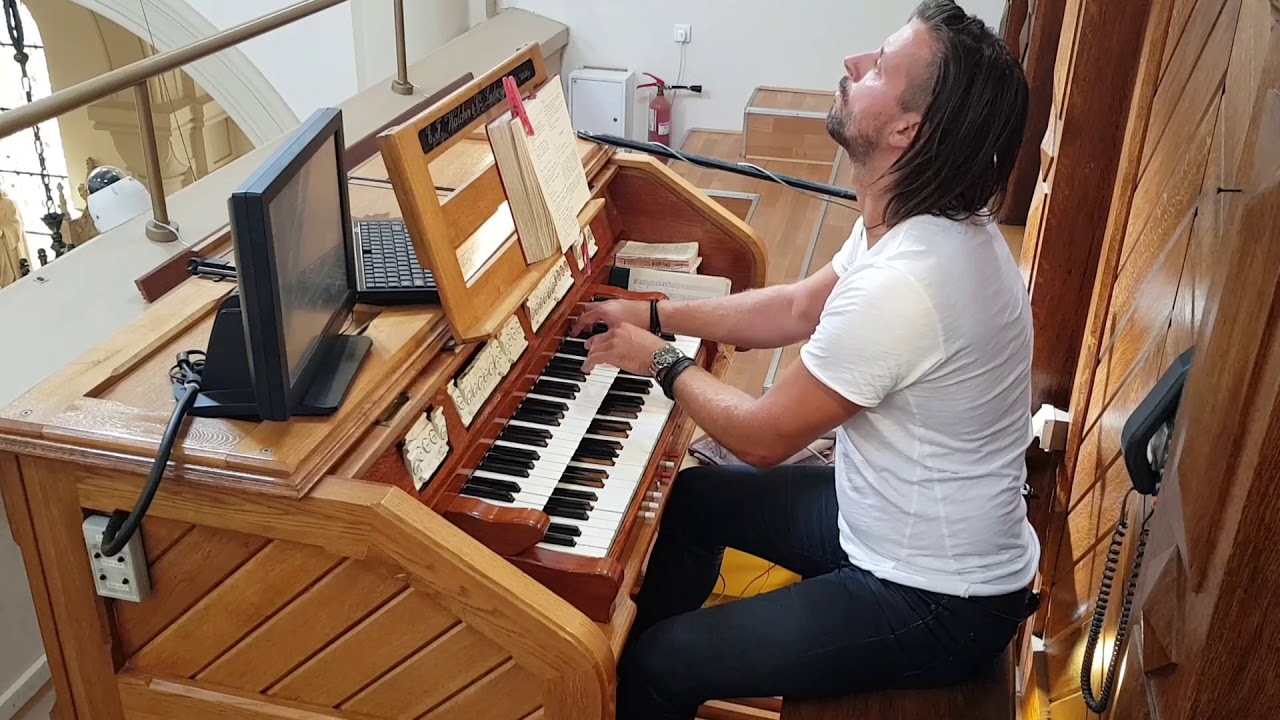 Sławek Belak - improwizacja organowa. Kościół pw. Matki Boskiej Bolesnej w Poznaniu.