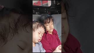 baby adik dan kaka naya tidur di mobil pickup #trending #baby #kaka #youtubeshorts #cutebaby #funny