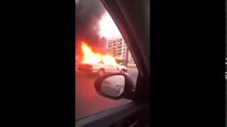 حريق سيارة يسبب ازدحام في خط الملك