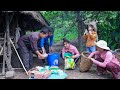 Visiting and Helping a Poor Family on the High Mountain, Harvesting Chinese Apples to Sell