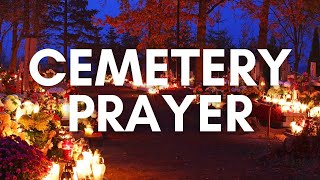 Berdoa Di Pemakaman Untuk 1000 Jiwa Yang Meninggal Di Bulan November